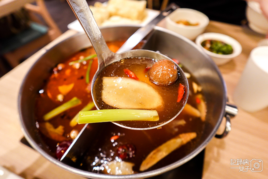 23汆食作伙鍋麻辣鍋霜降牛自助吧海燕窩甜點飲品吃到飽.jpg