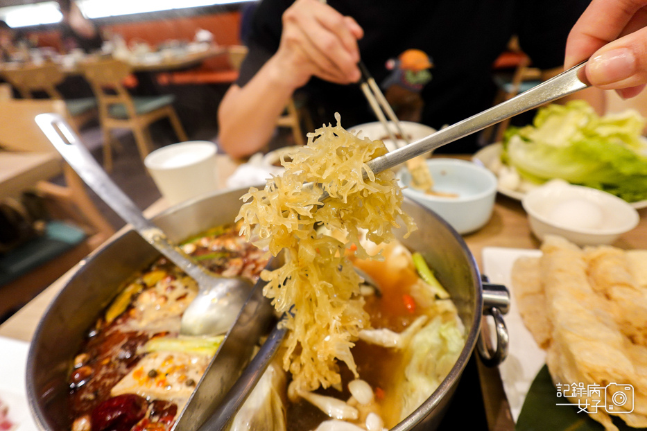 25汆食作伙鍋麻辣鍋霜降牛自助吧海燕窩甜點飲品吃到飽.jpg