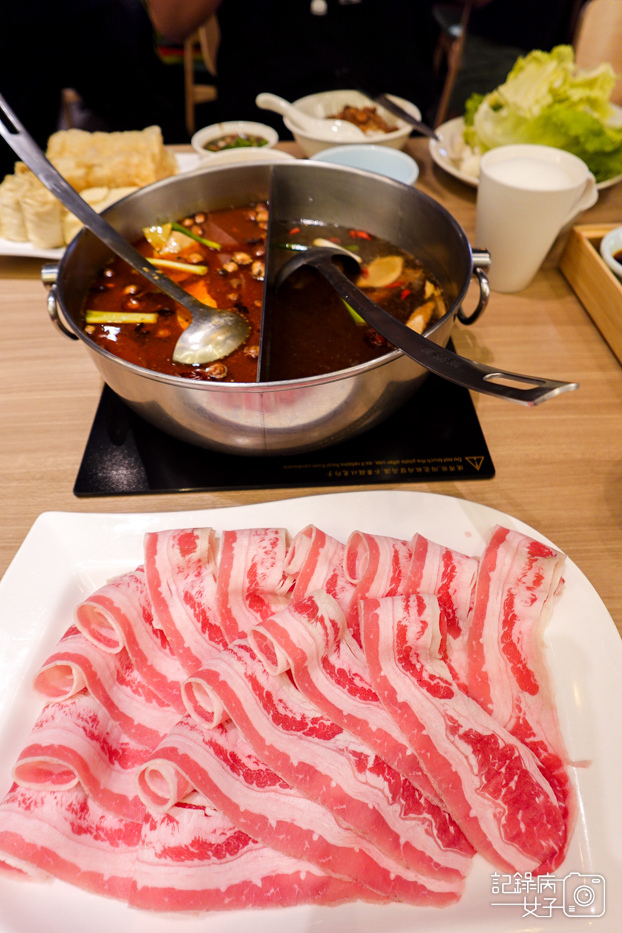 30汆食作伙鍋麻辣鍋霜降牛自助吧海燕窩甜點飲品吃到飽.jpg