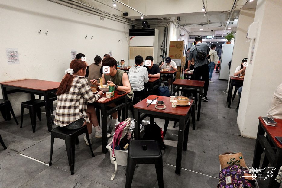 6林森北路宵夜雞湯榮麵食館雞白湯剝皮辣椒雞湯燒賣.jpg