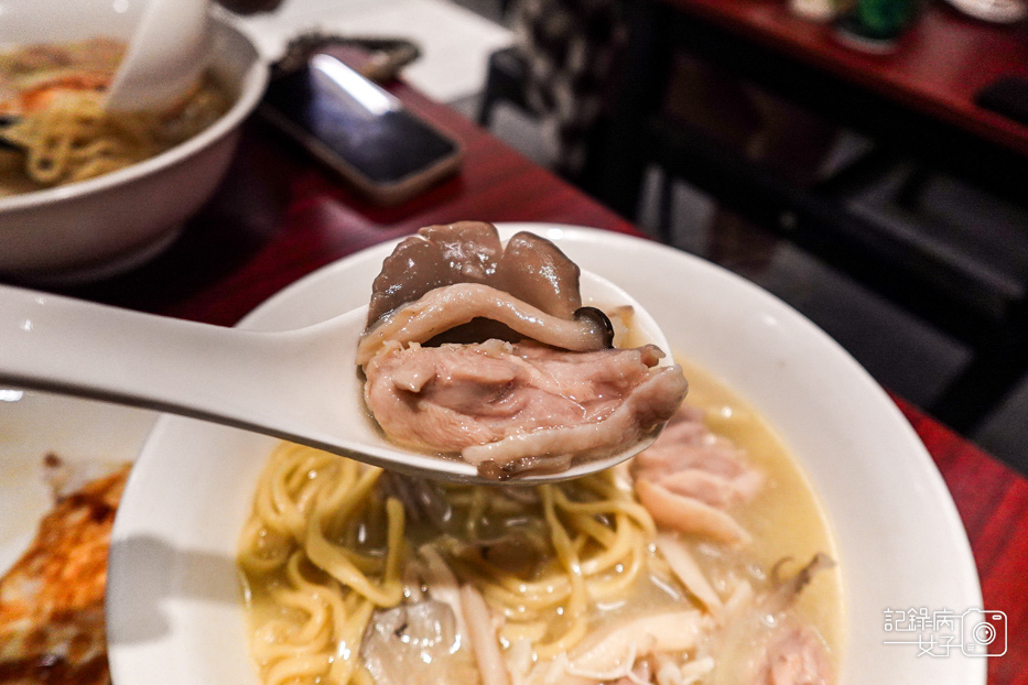 24林森北路宵夜雞湯榮麵食館老火百菇雞湯麵.jpg