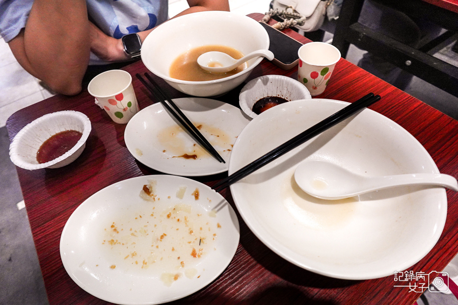 40林森北路宵夜雞湯榮麵食館雞白湯剝皮辣椒雞湯燒賣.jpg