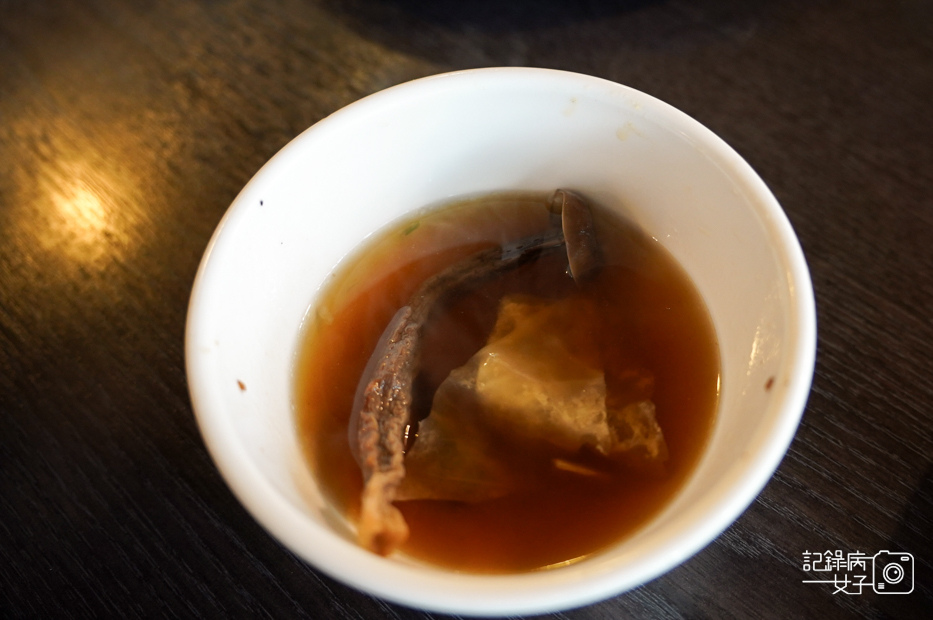 19菇神火鍋台中新社必比登米其林剝皮辣椒鹿茸菇火鍋.jpg