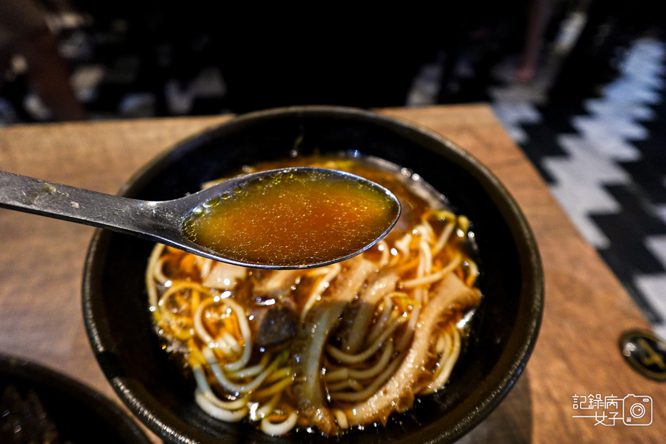 15台北內湖阿助牛肉麵阿肋牛肉麵東湖牛肚雙拼麵滷味小點.jpg