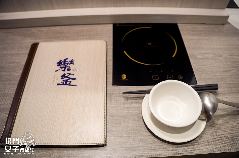 4樂釜牛奶鍋叻沙鍋海陸雙人套餐冰淇淋吃到飽.jpg 4樂釜牛奶鍋叻沙鍋海陸雙人套餐冰淇淋吃到飽.jpg