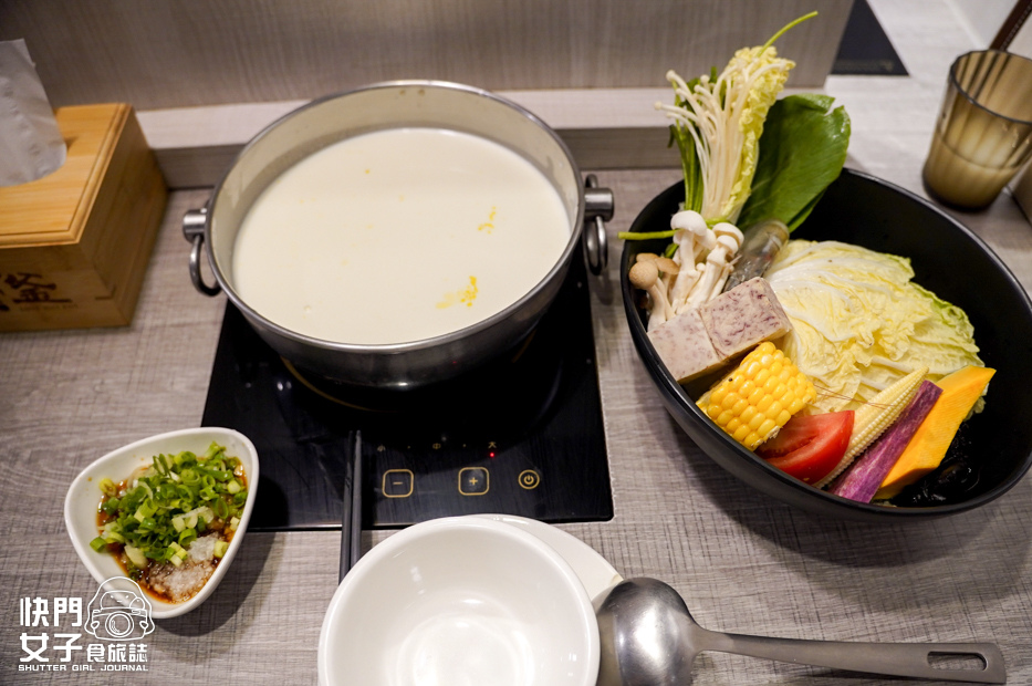 12樂釜牛奶鍋叻沙鍋海陸雙人套餐冰淇淋吃到飽.jpg 12樂釜牛奶鍋叻沙鍋海陸雙人套餐冰淇淋吃到飽.jpg