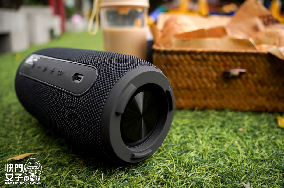 10 Sony Sudio F5 Pro 藍芽音響開箱低音喇叭極簡風.jpg 10 Sony Sudio F5 Pro 藍芽音響開箱低音喇叭極簡風.jpg