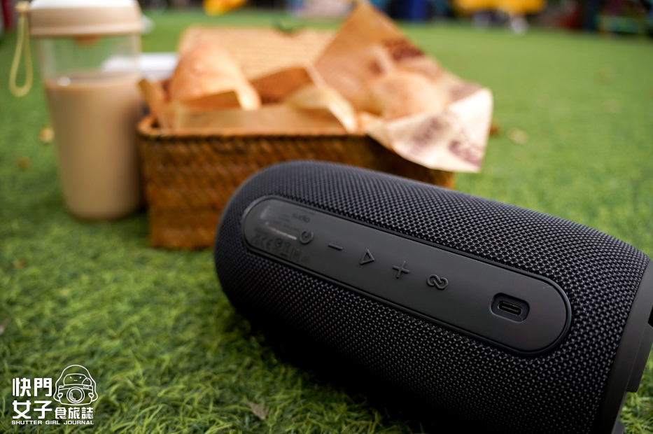 14 Sony Sudio F5 Pro 藍芽音響開箱低音喇叭極簡風.jpg 14 Sony Sudio F5 Pro 藍芽音響開箱低音喇叭極簡風.jpg