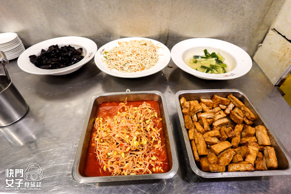 10台北信義區虎林街美食牛味餐館乾半牛肉麵半筋半肉麵小菜自助夾.jpg 10台北信義區虎林街美食牛味餐館乾半牛肉麵半筋半肉麵小菜自助夾.jpg