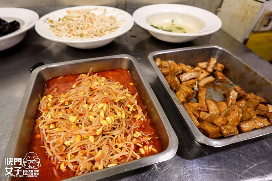 11台北信義區虎林街美食牛味餐館乾半牛肉麵半筋半肉麵小菜自助夾.jpg 11台北信義區虎林街美食牛味餐館乾半牛肉麵半筋半肉麵小菜自助夾.jpg