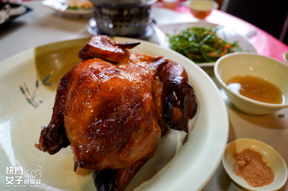 14南投鹿谷美食35甕缸雞鹿谷總店甕仔雞三杯中卷金沙蝦球水蓮合菜推薦.jpg 14南投鹿谷美食35甕缸雞鹿谷總店甕仔雞三杯中卷金沙蝦球水蓮合菜推薦.jpg