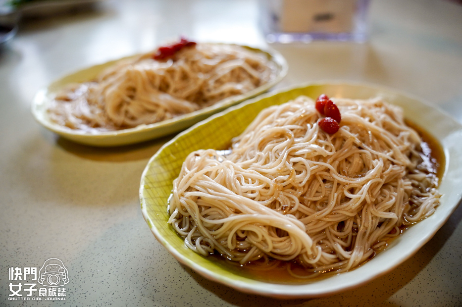 22南投鹿谷美食35甕缸雞鹿谷總店甕仔雞三杯中卷金沙蝦球水蓮合菜推薦.jpg 22南投鹿谷美食35甕缸雞鹿谷總店甕仔雞三杯中卷金沙蝦球水蓮合菜推薦.jpg