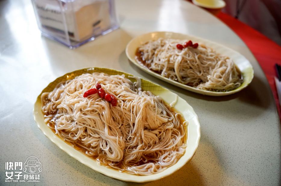 21南投鹿谷美食35甕缸雞鹿谷總店甕仔雞三杯中卷金沙蝦球水蓮合菜推薦.jpg 21南投鹿谷美食35甕缸雞鹿谷總店甕仔雞三杯中卷金沙蝦球水蓮合菜推薦.jpg