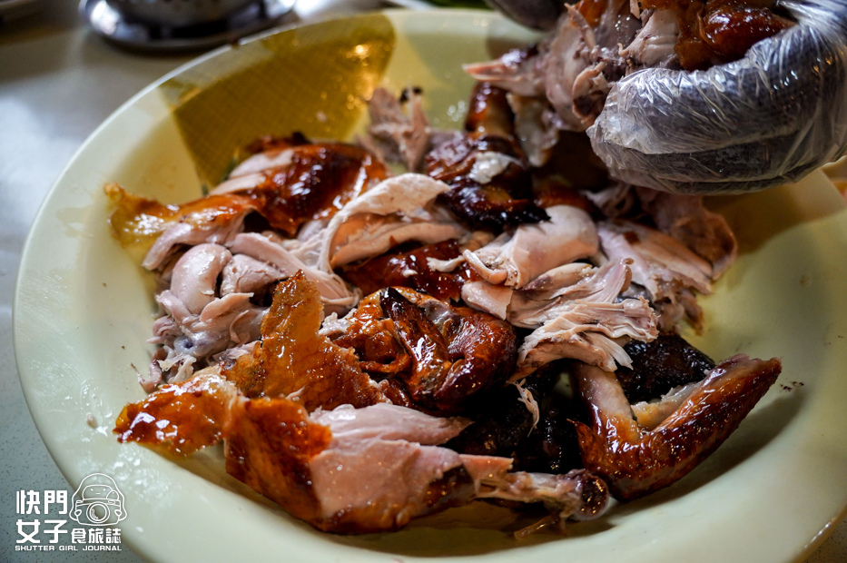 18南投鹿谷美食35甕缸雞鹿谷總店甕仔雞三杯中卷金沙蝦球水蓮合菜推薦.jpg 18南投鹿谷美食35甕缸雞鹿谷總店甕仔雞三杯中卷金沙蝦球水蓮合菜推薦.jpg