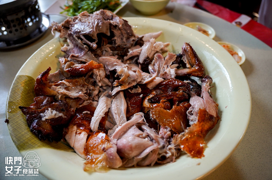 20南投鹿谷美食35甕缸雞鹿谷總店甕仔雞三杯中卷金沙蝦球水蓮合菜推薦.jpg 20南投鹿谷美食35甕缸雞鹿谷總店甕仔雞三杯中卷金沙蝦球水蓮合菜推薦.jpg