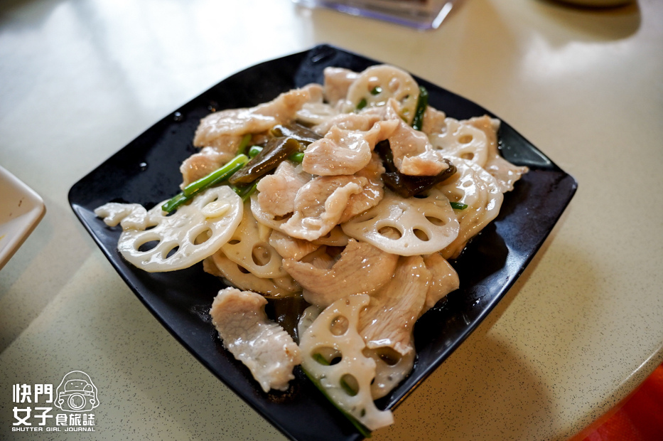 29南投鹿谷美食35甕缸雞鹿谷總店甕仔雞三杯中卷金沙蝦球水蓮合菜推薦.jpg 29南投鹿谷美食35甕缸雞鹿谷總店甕仔雞三杯中卷金沙蝦球水蓮合菜推薦.jpg