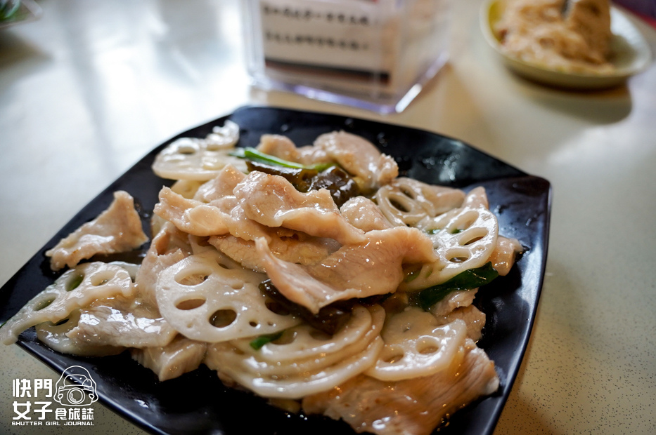 30南投鹿谷美食35甕缸雞鹿谷總店甕仔雞三杯中卷金沙蝦球水蓮合菜推薦.jpg 30南投鹿谷美食35甕缸雞鹿谷總店甕仔雞三杯中卷金沙蝦球水蓮合菜推薦.jpg