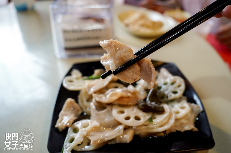 31南投鹿谷美食35甕缸雞鹿谷總店甕仔雞三杯中卷金沙蝦球水蓮合菜推薦.jpg 31南投鹿谷美食35甕缸雞鹿谷總店甕仔雞三杯中卷金沙蝦球水蓮合菜推薦.jpg