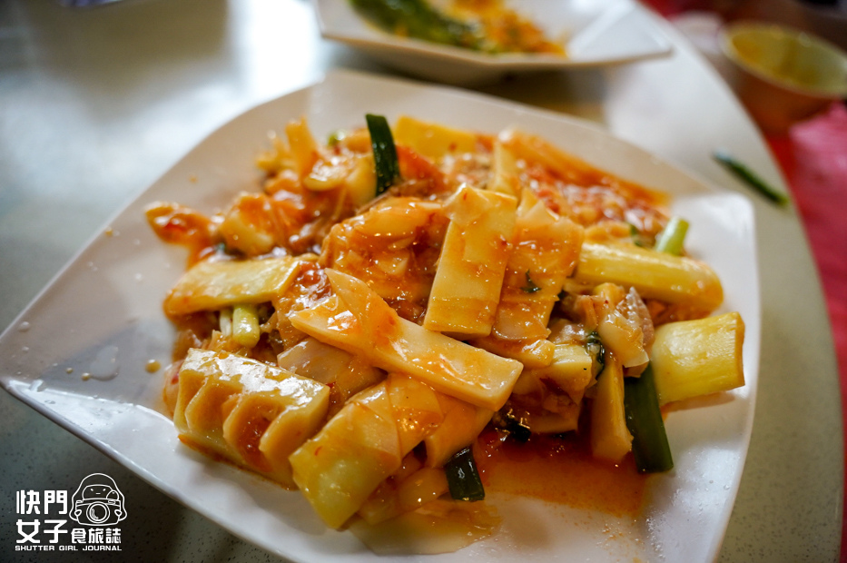 34南投鹿谷美食35甕缸雞鹿谷總店甕仔雞三杯中卷金沙蝦球水蓮合菜推薦.jpg 34南投鹿谷美食35甕缸雞鹿谷總店甕仔雞三杯中卷金沙蝦球水蓮合菜推薦.jpg