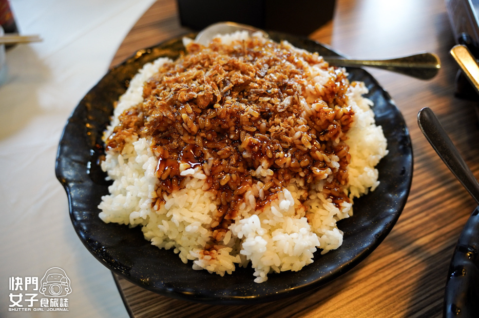 21台中美食東山棧米其林必比登甕缸雞雞油拌飯滷蹄膀.jpg 21台中美食東山棧米其林必比登甕缸雞雞油拌飯滷蹄膀.jpg