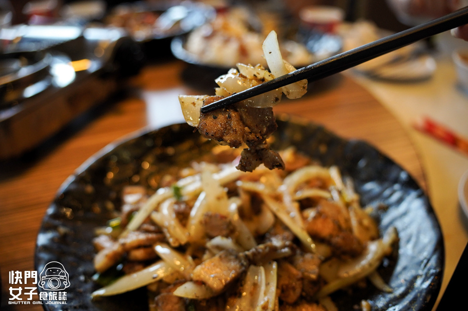 40台中美食東山棧米其林必比登甕缸雞中卷竹筍鹹豬肉.jpg 40台中美食東山棧米其林必比登甕缸雞中卷竹筍鹹豬肉.jpg