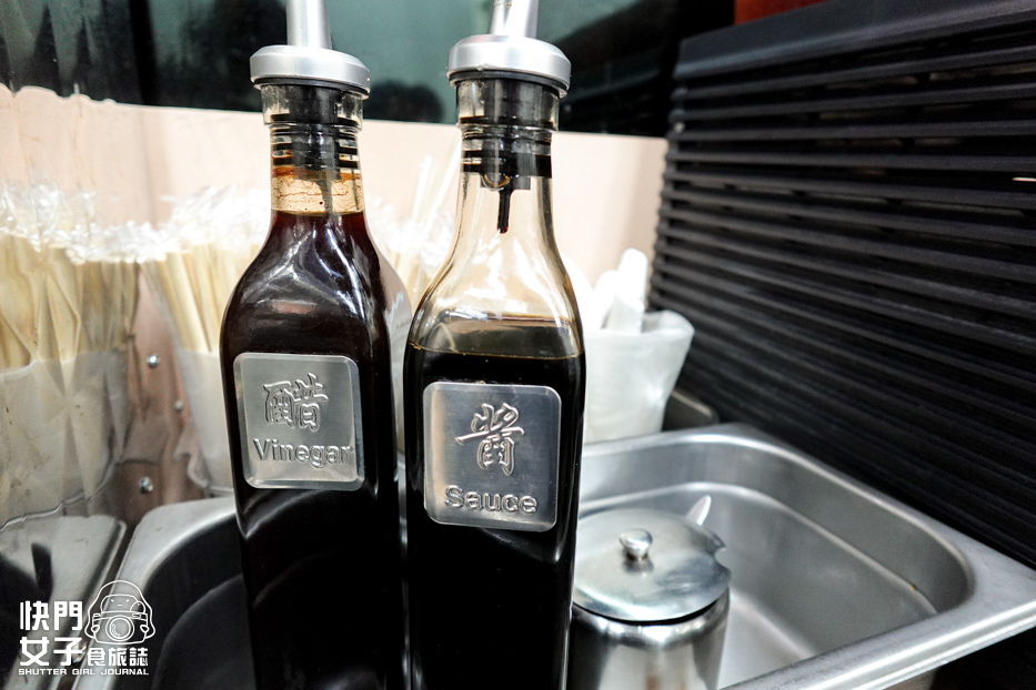 13台北大同美食延三夜市必吃金樺城鵝肉担煙燻鵝肉鵝油飯意麵.jpg 13台北大同美食延三夜市必吃金樺城鵝肉担煙燻鵝肉鵝油飯意麵.jpg