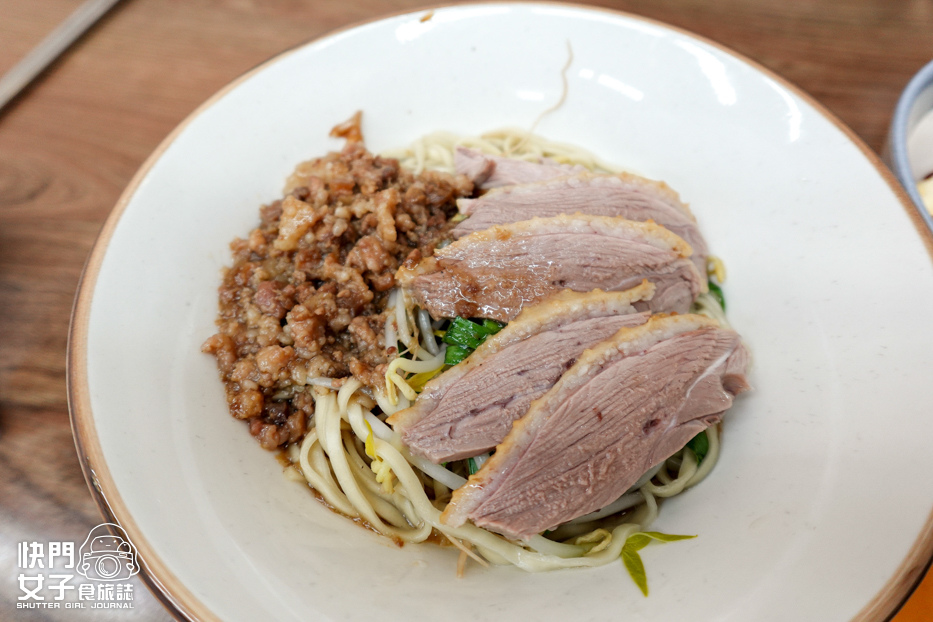 20台北大同美食延三夜市必吃金樺城鵝肉担煙燻鵝肉鵝油飯意麵.jpg 20台北大同美食延三夜市必吃金樺城鵝肉担煙燻鵝肉鵝油飯意麵.jpg