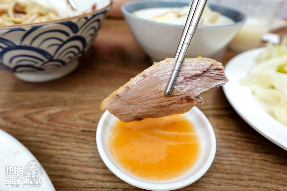 29台北大同美食延三夜市必吃金樺城鵝肉担煙燻鵝肉鵝油飯意麵.jpg 29台北大同美食延三夜市必吃金樺城鵝肉担煙燻鵝肉鵝油飯意麵.jpg