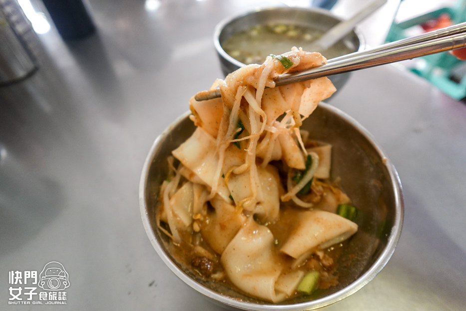 24南港車站美食闞記涼麵闕記涼麵豬肝湯肝連板條.jpg 24南港車站美食闞記涼麵闕記涼麵豬肝湯肝連板條.jpg