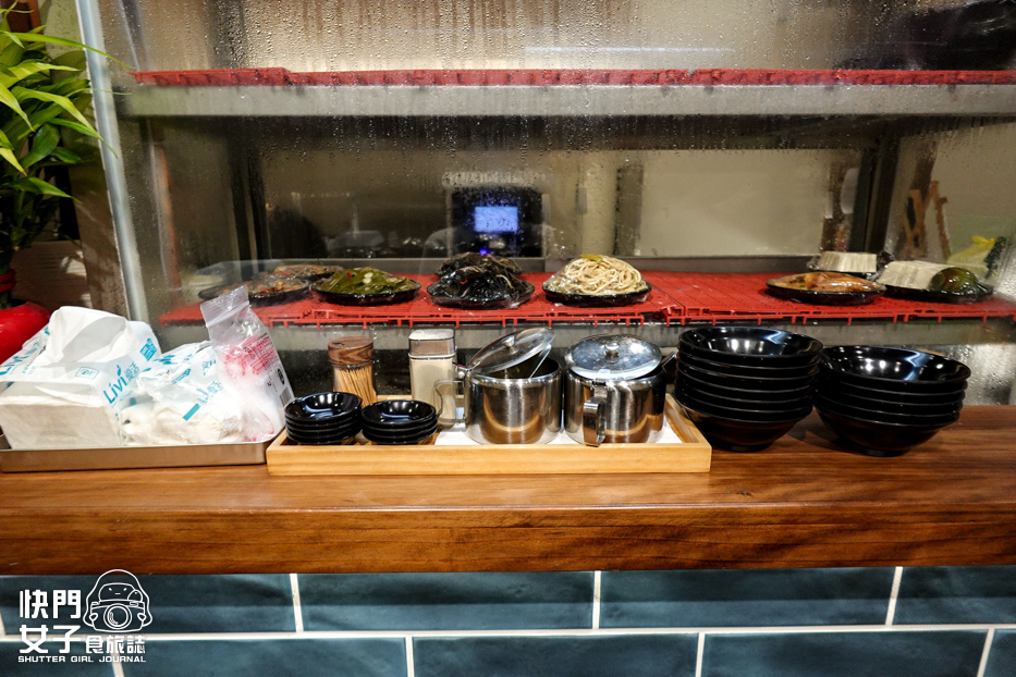 7三重宵夜美食康城傳統滷肉飯腿庫豬腳中段便當.jpg 7三重宵夜美食康城傳統滷肉飯腿庫豬腳中段便當.jpg