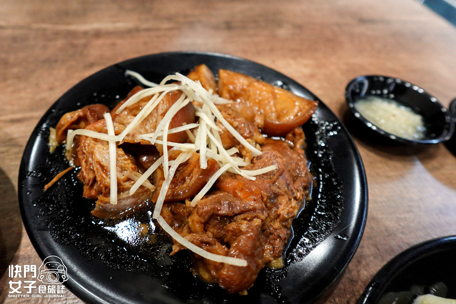 15三重宵夜美食康城傳統滷肉飯腿庫豬腳中段便當.jpg 15三重宵夜美食康城傳統滷肉飯腿庫豬腳中段便當.jpg