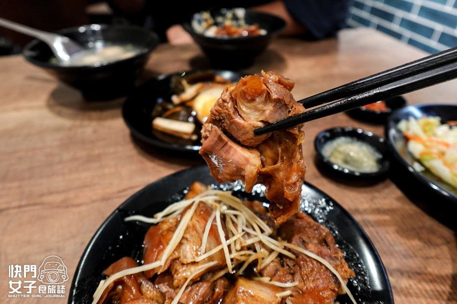 18三重宵夜美食康城傳統滷肉飯腿庫豬腳中段便當.jpg 18三重宵夜美食康城傳統滷肉飯腿庫豬腳中段便當.jpg