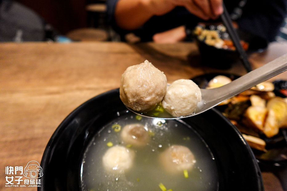 24三重宵夜美食康城傳統滷肉飯腿庫豬腳中段便當.jpg 24三重宵夜美食康城傳統滷肉飯腿庫豬腳中段便當.jpg