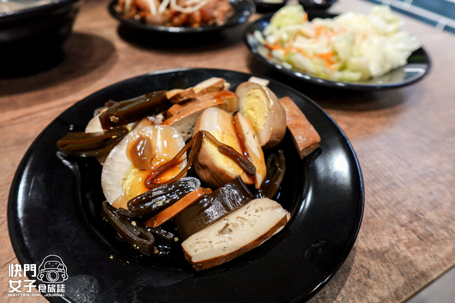 22三重宵夜美食康城傳統滷肉飯腿庫豬腳中段便當.jpg 22三重宵夜美食康城傳統滷肉飯腿庫豬腳中段便當.jpg