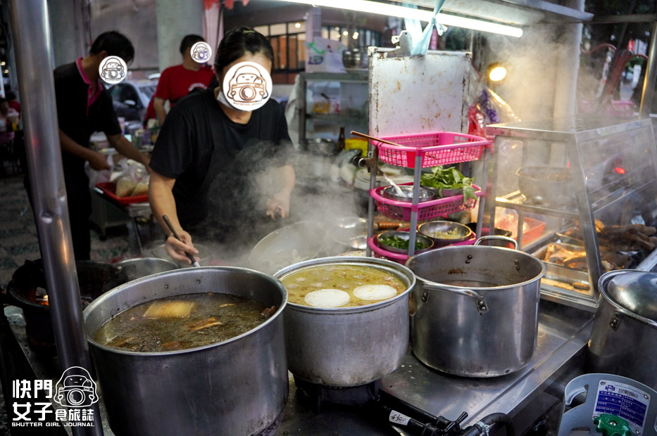 3南投埔里美食雨傘店阿川麵店豬腦煎蛋豬腦湯乾麵.jpg 3南投埔里美食雨傘店阿川麵店豬腦煎蛋豬腦湯乾麵.jpg