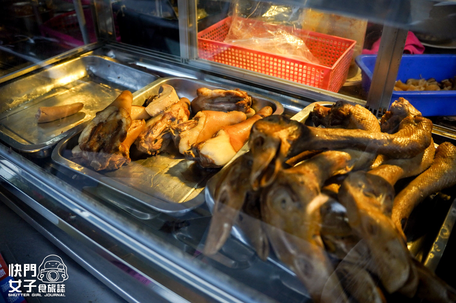 22南投埔里美食雨傘店阿川麵店豬腦煎蛋豬腦湯乾麵.jpg 22南投埔里美食雨傘店阿川麵店豬腦煎蛋豬腦湯乾麵.jpg