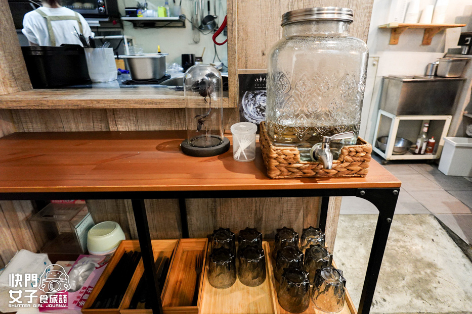 5三重早午餐食月午日手作牛肉排漢堡炸豬排起司蛋餅嫩蛋三明治.jpg 5三重早午餐食月午日手作牛肉排漢堡炸豬排起司蛋餅嫩蛋三明治.jpg