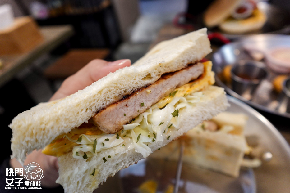 15三重早午餐食月午日經典起司牛肉堡嫩蛋小里肌吐司雞塊.jpg 15三重早午餐食月午日經典起司牛肉堡嫩蛋小里肌吐司雞塊.jpg