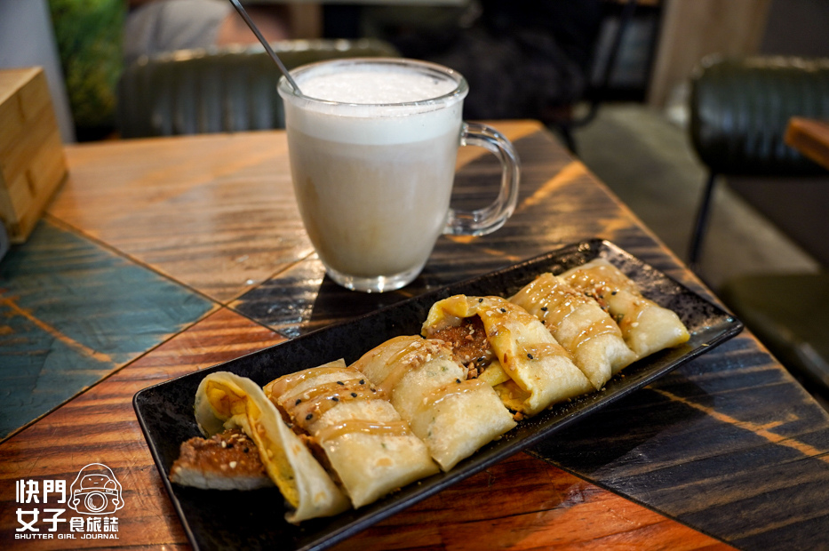 24三重早午餐食月午日阿嬤的炸豬排起司蛋餅唐揚炸雞嫩蛋墨西哥酥餅.jpg 24三重早午餐食月午日阿嬤的炸豬排起司蛋餅唐揚炸雞嫩蛋墨西哥酥餅.jpg
