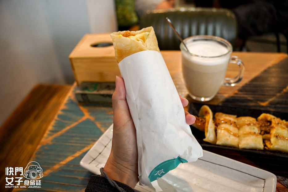 27三重早午餐食月午日阿嬤的炸豬排起司蛋餅唐揚炸雞嫩蛋墨西哥酥餅.jpg 27三重早午餐食月午日阿嬤的炸豬排起司蛋餅唐揚炸雞嫩蛋墨西哥酥餅.jpg