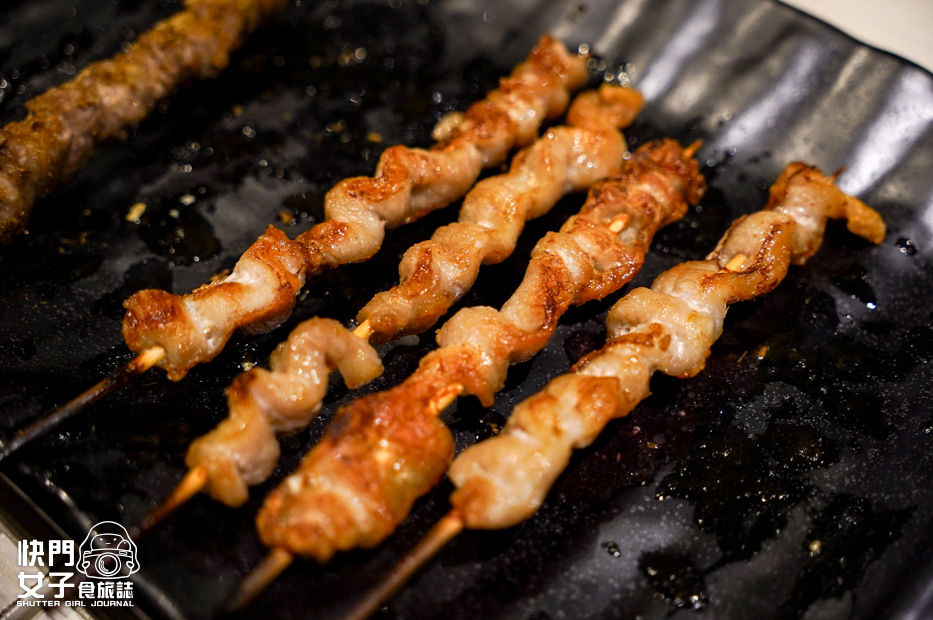 29宜蘭美食羅東冬山燒烤陶意蘋串燒小酒館招牌跑馬麵牛五花三層肉.jpg 29宜蘭美食羅東冬山燒烤陶意蘋串燒小酒館招牌跑馬麵牛五花三層肉.jpg