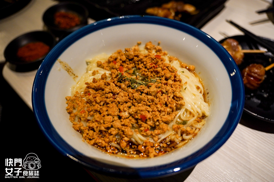 37宜蘭冬山燒烤陶意蘋串燒小酒館月見雞肉串家傳蔥油掛麵招牌跑馬麵.jpg 37宜蘭冬山燒烤陶意蘋串燒小酒館月見雞肉串家傳蔥油掛麵招牌跑馬麵.jpg