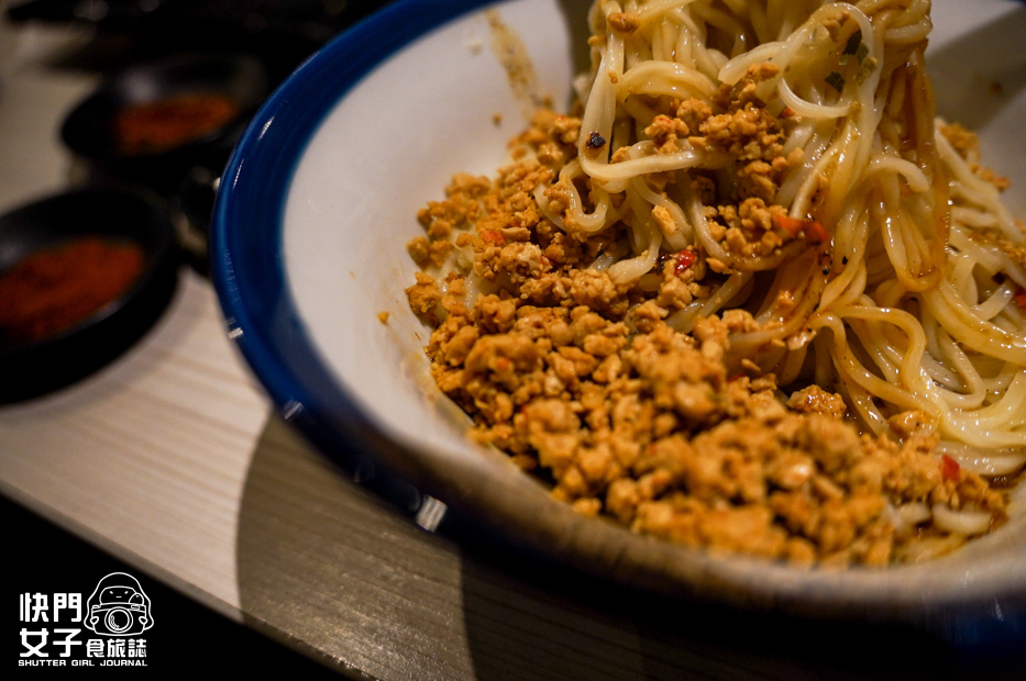 39宜蘭冬山燒烤陶意蘋串燒小酒館月見雞肉串家傳蔥油掛麵招牌跑馬麵.jpg 39宜蘭冬山燒烤陶意蘋串燒小酒館月見雞肉串家傳蔥油掛麵招牌跑馬麵.jpg