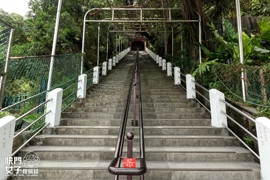 11新北小百岳南勢角山步道烘爐地南山福德宮發財金錢母財神爺.jpg 11新北小百岳南勢角山步道烘爐地南山福德宮發財金錢母財神爺.jpg