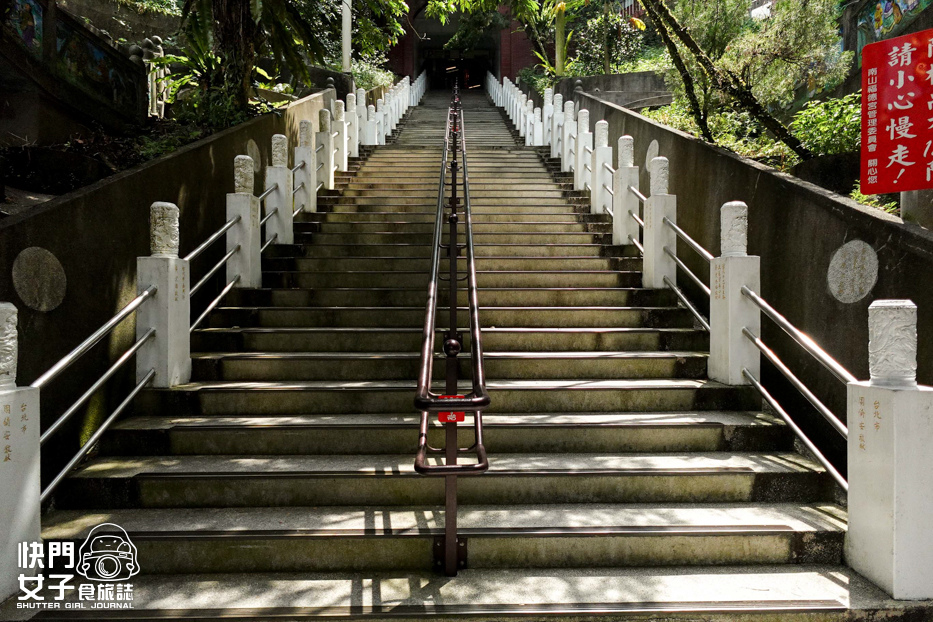 13新北小百岳南勢角山步道烘爐地南山福德宮發財金錢母財神爺.jpg 13新北小百岳南勢角山步道烘爐地南山福德宮發財金錢母財神爺.jpg