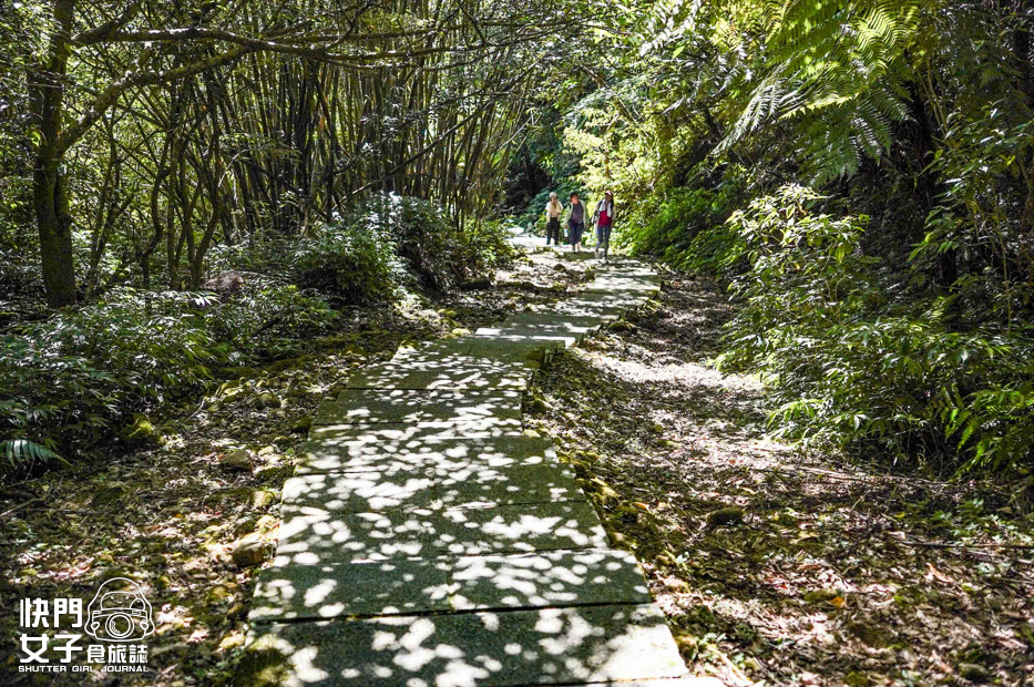 11平溪十分小百岳淡蘭古道五分山步道氣象台芒草季老街美食.jpg 11平溪十分小百岳淡蘭古道五分山步道氣象台芒草季老街美食.jpg