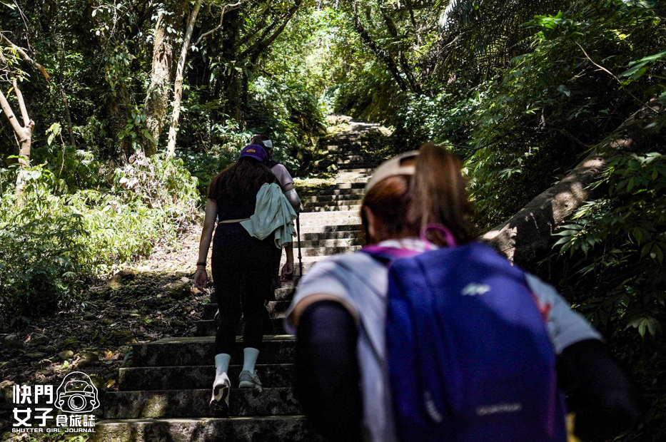 17平溪十分小百岳淡蘭古道五分山步道氣象台芒草季老街美食.jpg 17平溪十分小百岳淡蘭古道五分山步道氣象台芒草季老街美食.jpg