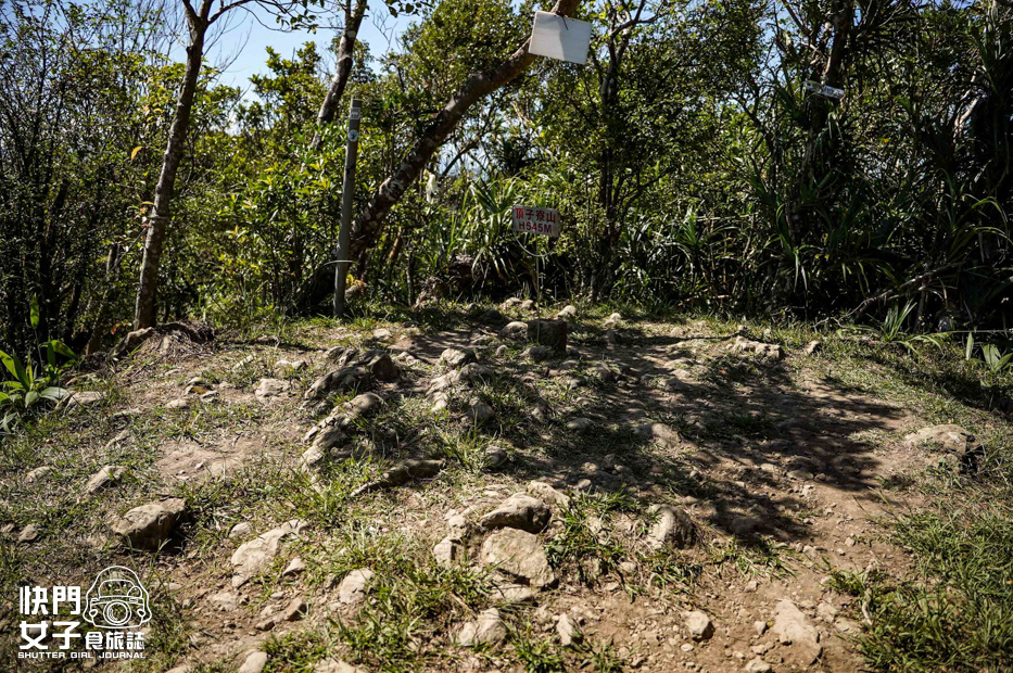 28平溪十分小百岳淡蘭古道五分山步道氣象台芒草季老街美食.jpg 28平溪十分小百岳淡蘭古道五分山步道氣象台芒草季老街美食.jpg
