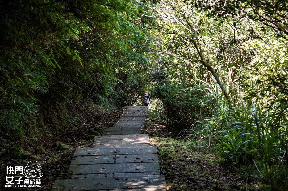 33平溪十分小百岳淡蘭古道五分山步道氣象台芒草季老街美食.jpg 33平溪十分小百岳淡蘭古道五分山步道氣象台芒草季老街美食.jpg