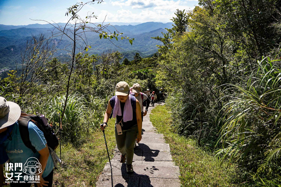 35平溪十分小百岳淡蘭古道五分山步道氣象台芒草季老街美食.jpg 35平溪十分小百岳淡蘭古道五分山步道氣象台芒草季老街美食.jpg